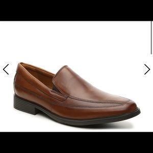 NWT CLARKS Tilden Free Dark Tan Leather Shoes